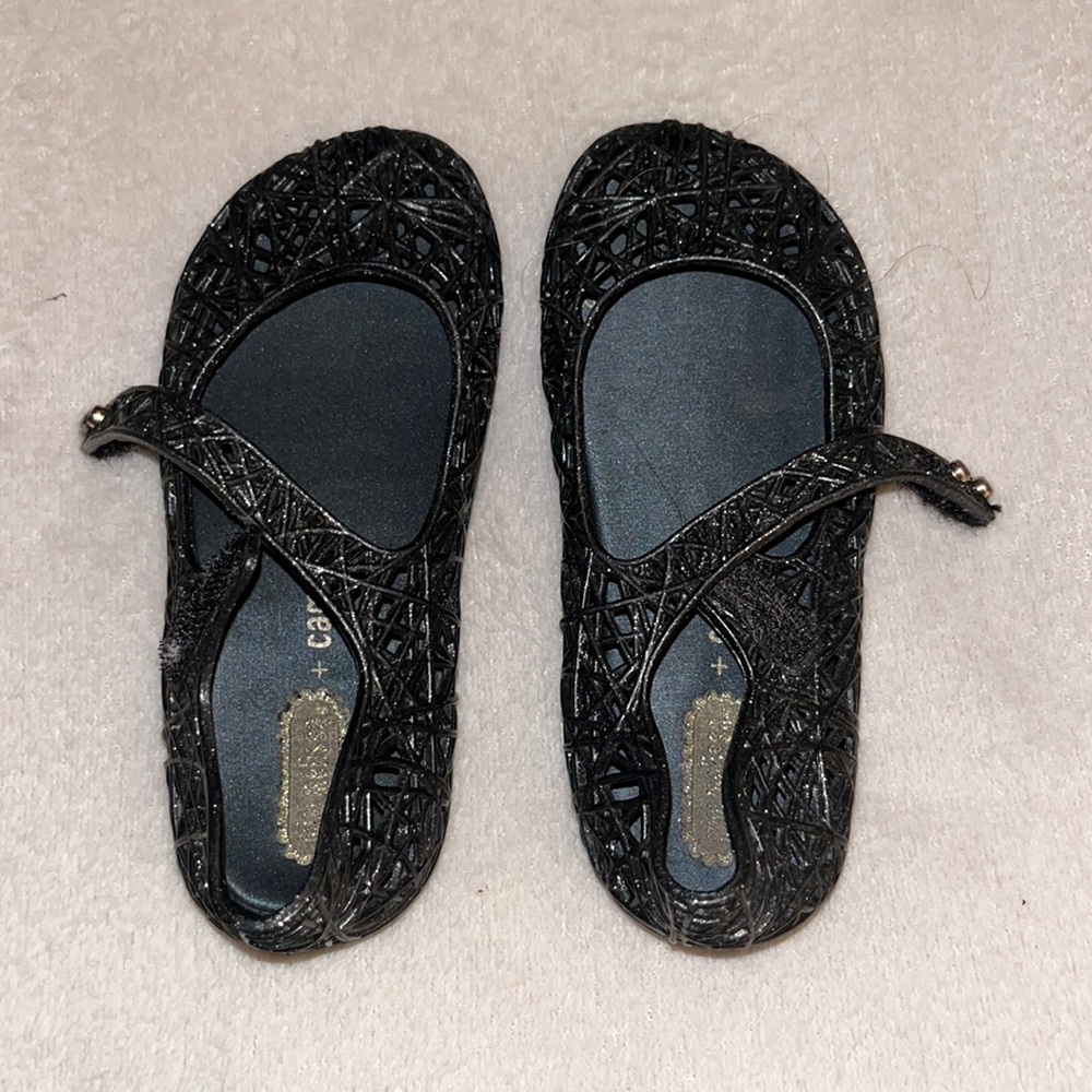 Size 6 black mini Melissa